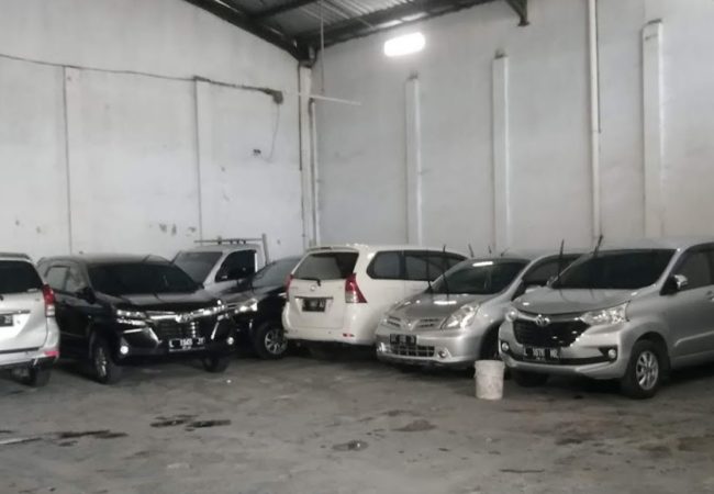 20 Tempat Sewa Mobil Surabaya Murah Mulai Rp225.000